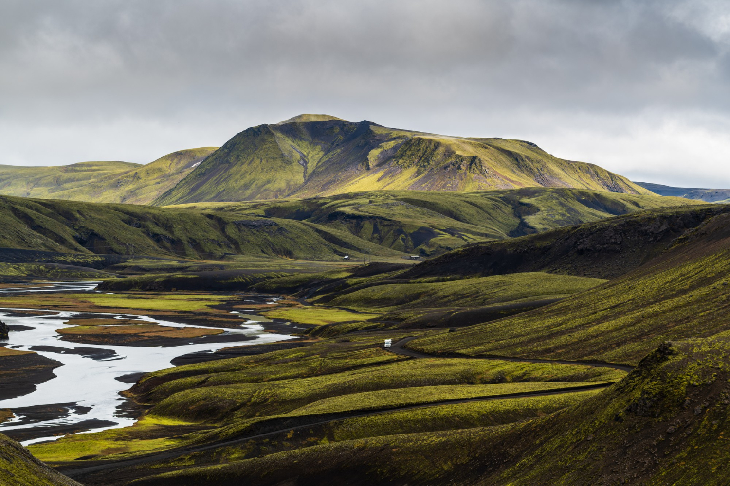 MAJESTIC HIGHLANDS & NATURAL WONDER