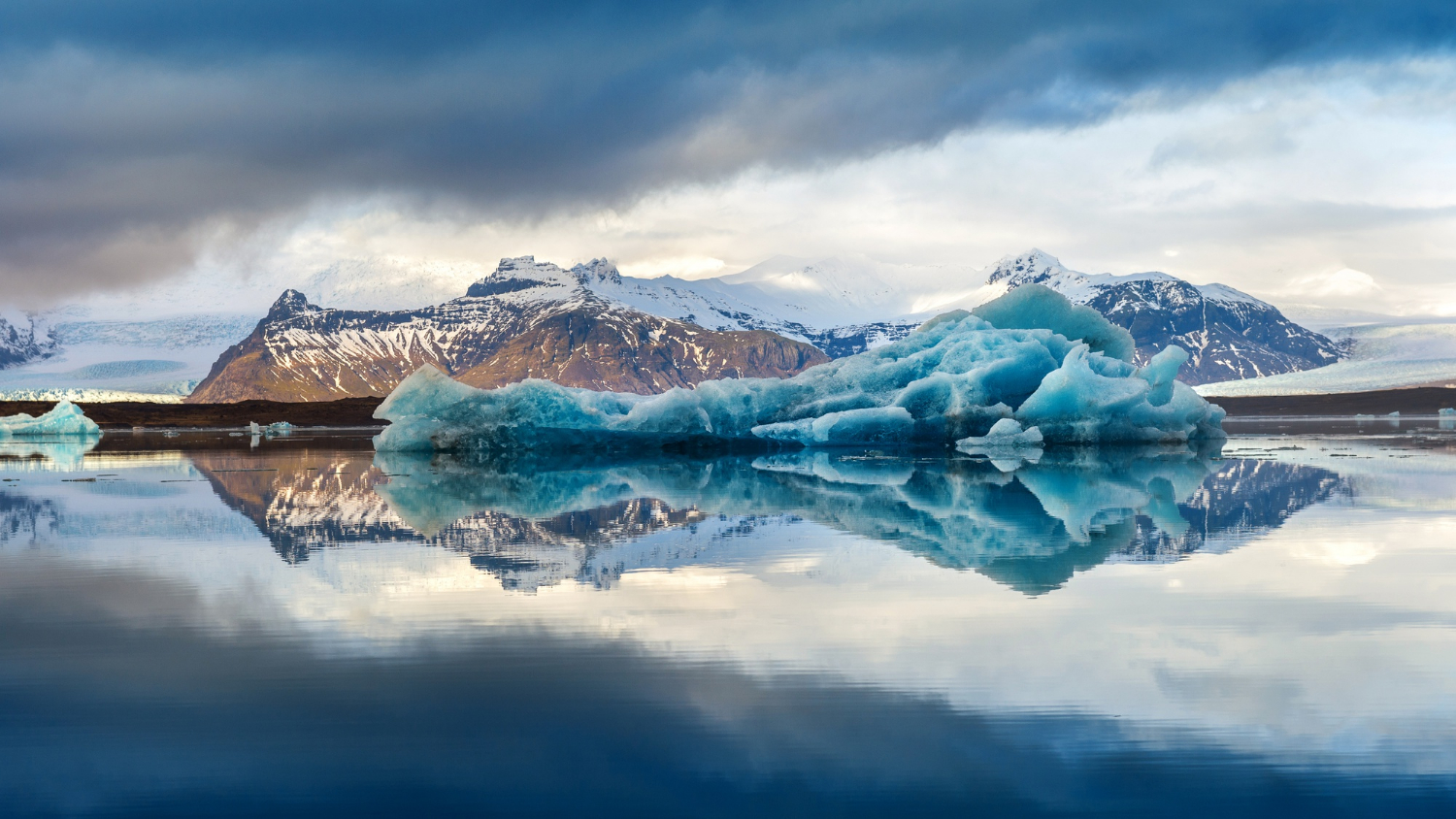 THE LAND OF FIRE & ICE     CONDUCTED/GUIDED TOUR