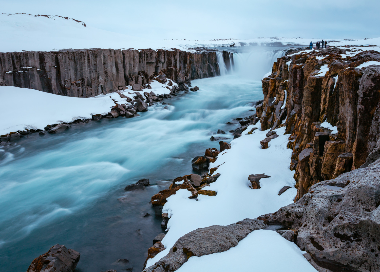 THE LAND OF FIRE & ICE     CONDUCTED/GUIDED TOUR