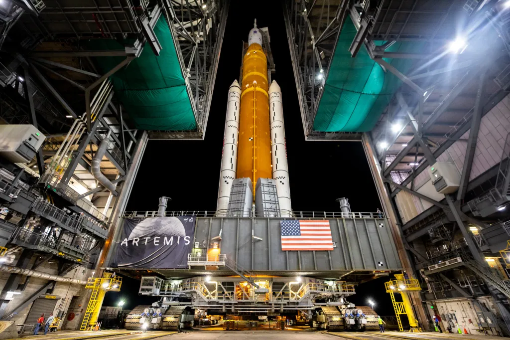 EXPLORE EAST COAST KENNEDY SPACE PROGRAM TRIP