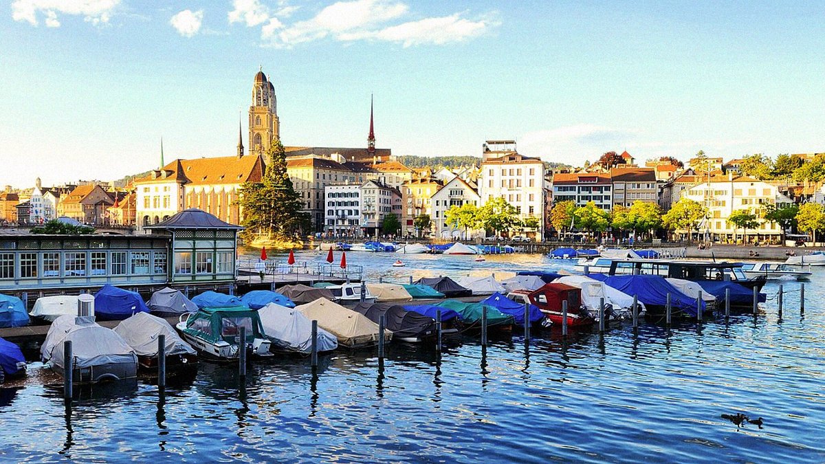DISCOVER THE MAGIC OF SWISS