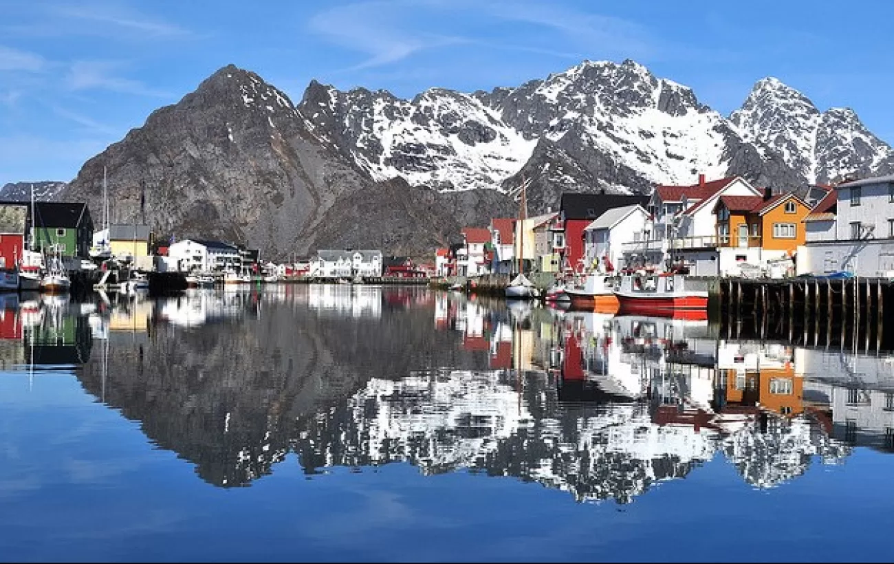 NORTHERN LIGHTS IN LOFOTEN & TROMS